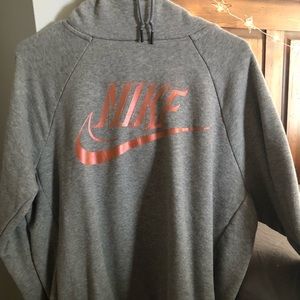 sweatshirt right from nike!